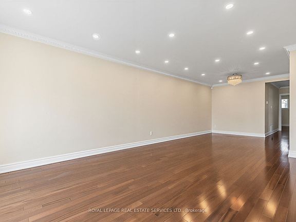 5th image of 44 Caracas Rd