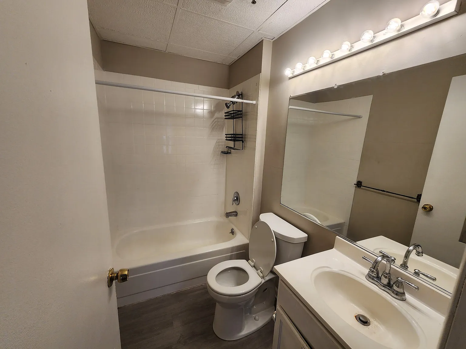 1 bed, 500 sqft, $1,400 — Photo 2