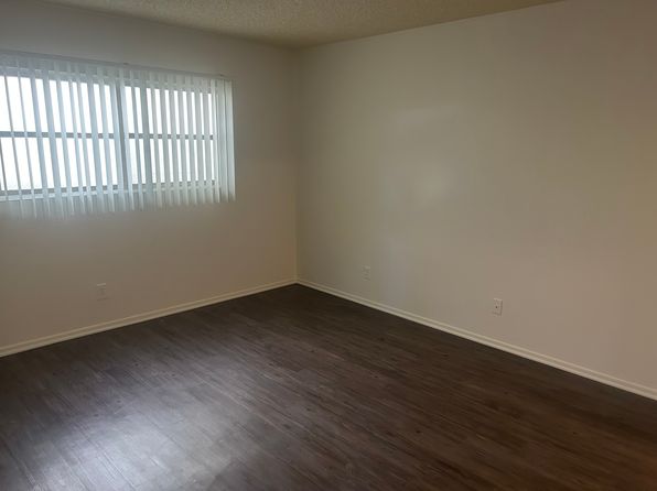 12701 Moorpark St APT 101