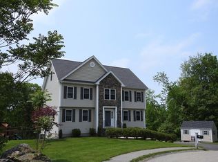 96 Sheridan Ln, Tewksbury, MA 01876