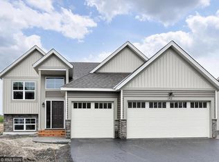 1823 Partridge Ln, Centerville, MN 55038