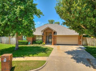 3700 Wood Castle St, Norman, OK 73072