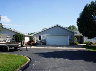 51 Parkview Ln, Hortonville, WI 54944