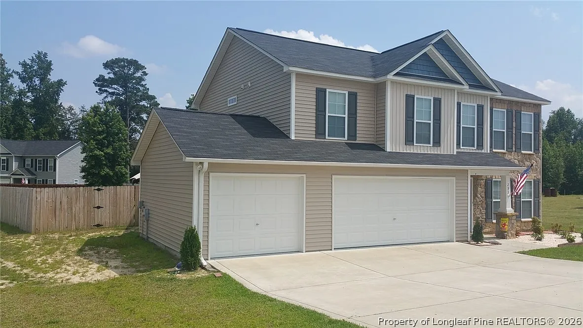 4 bed, 2.5 bath, 2100 sqft, $1,950 — Photo 2