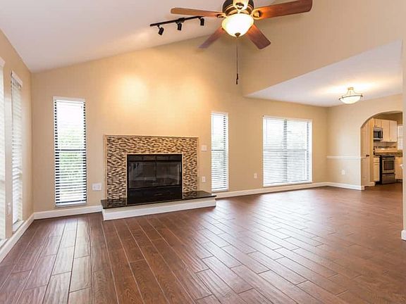 2nd image of 2563 Wood Oak Dr