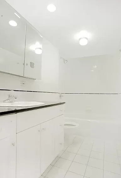 320 E 58th St #3B — Photo 5