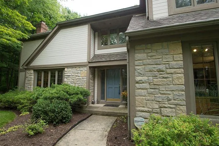 555 Quails End photo 1