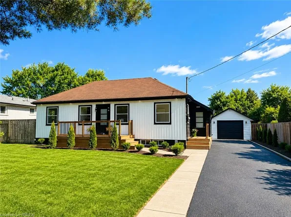 92 Fairview Dr, Brantford, ON N3R 2W9