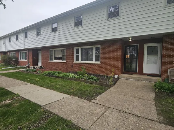 341 Northway Park Rd APT 5, Machesney Park, IL 61115