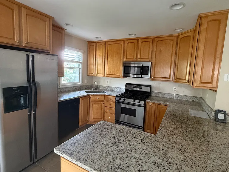 13510 Ellendale Dr — Photo 5