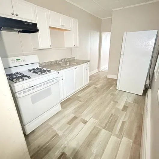 3 bed, 993 sqft, $1,850 — Photo 3