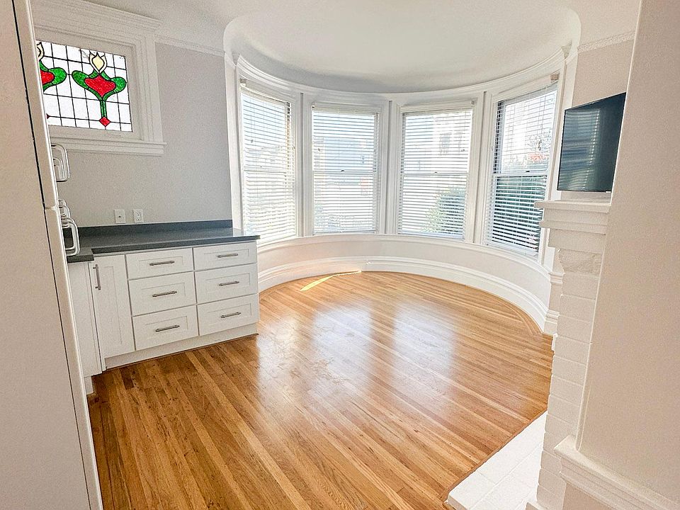 1st image of 1647 Haight St #L