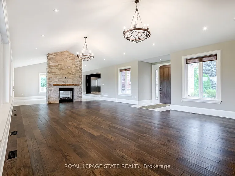 931 Southcote Rd — Photo 11