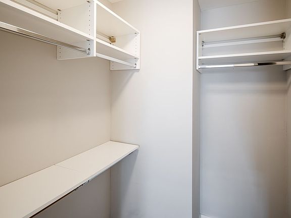 5th image of 560 W 43rd St APT 39C