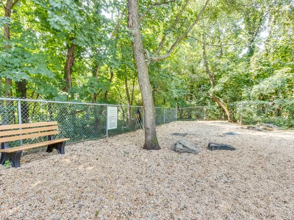 4555 Henry Hudson Pkwy W image 35 of 40