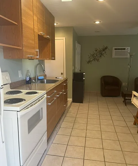 8126 W Dreyfus Dr — Photo 15