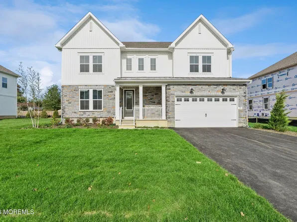 26 Tee Place, Neptune Township, NJ 07753