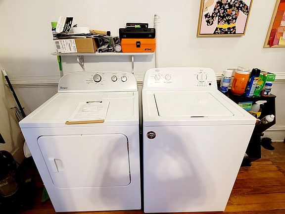 2nd image of 400 W Grace St APT 1