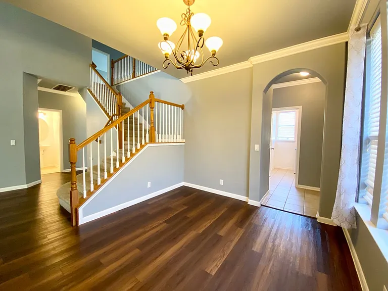 20412 Farm Pond Ln — Photo 3
