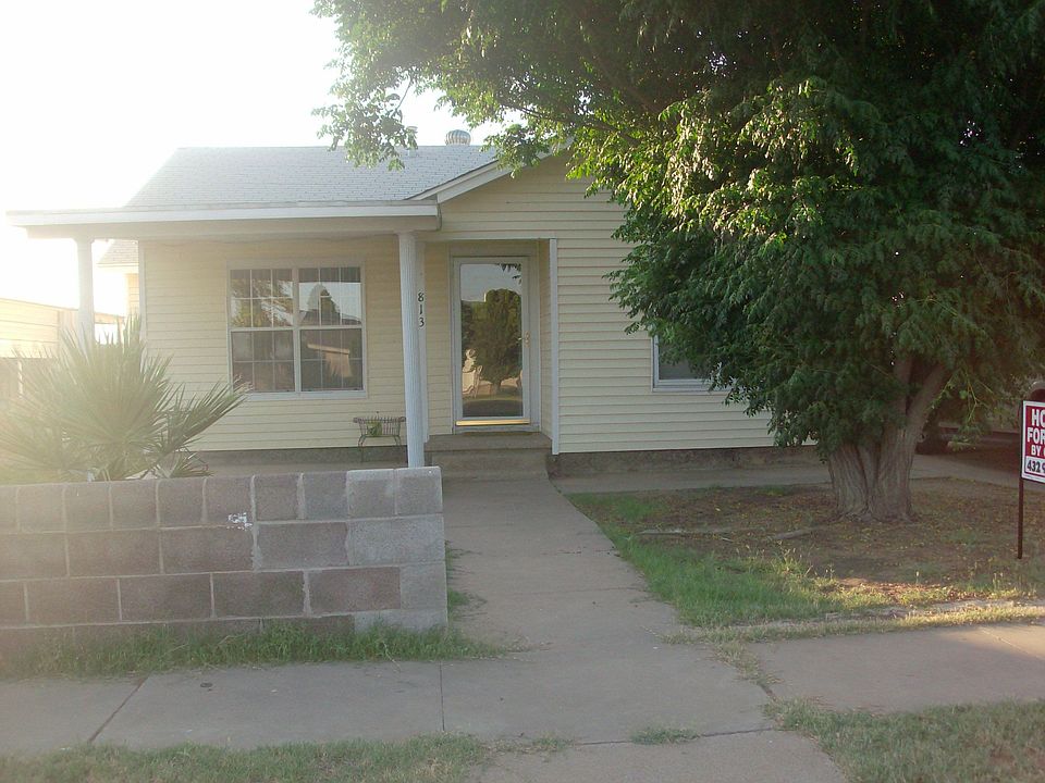 1st image of 813 E 15th St