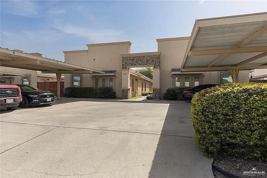 Building Photo - 1711 W Smith Dr #4