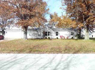 323 Timber Ridge Dr E, Oakwood, IL 61858