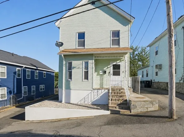 28 Warnock St, Lowell, MA 01852