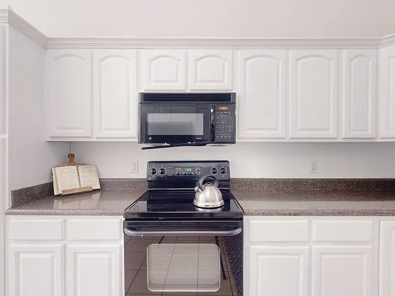 119 Celeste Ct — Photo 9
