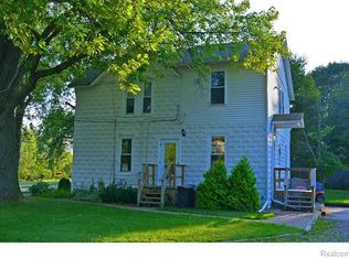 509 Lakeville Rd, Oxford, MI 48371