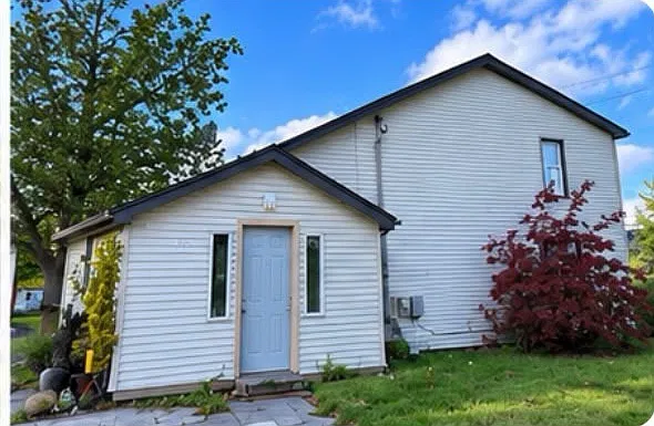 4 bed, 1852 sqft, $1,378 — Photo 2