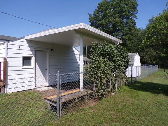 5th image of 401 N St E