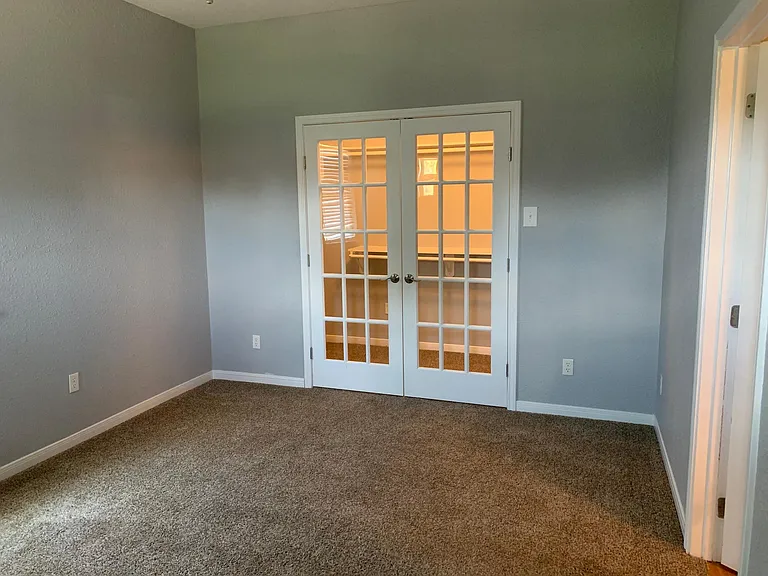 719 W Orleans St #B — Photo 15