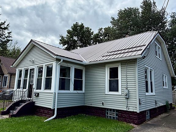 3rd image of 2328 Camphausen Ave