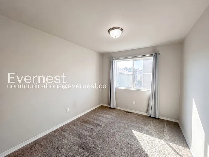 945 Technology Ct — Photo 16