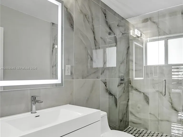 491 SE 23rd Ave — Photo 15