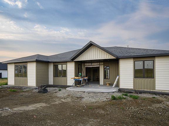 3rd image of 602 Shale Dr