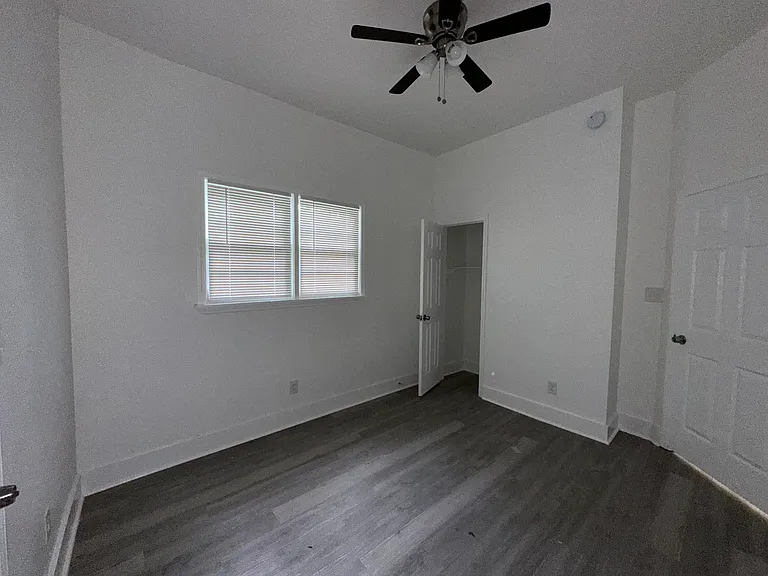 939 Seattle St — Photo 15