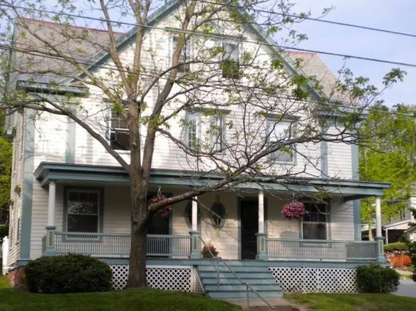 492 S Union St APT 5, Burlington, VT 05401