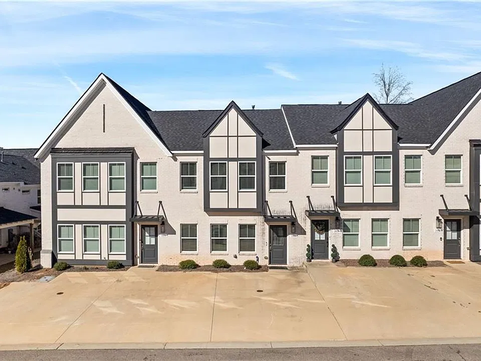 2808 Ridge Crest Ct