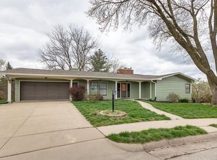 65 Cambridge Ct, Dubuque, IA 52001