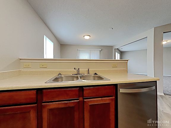 5th image of 803 Highpointe Blvd
