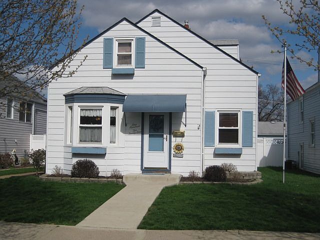 1st image of 11019 S Sawyer Ave #1