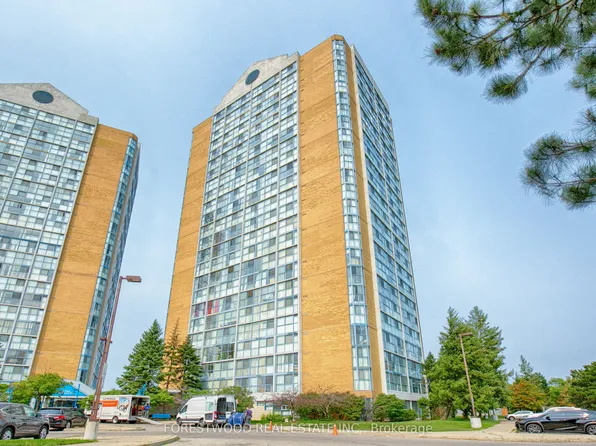 35 Trailwood Dr #711, Mississauga, ON L4Z 3L6