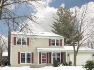 835 Casa Solana Dr, Wheaton, IL 60189