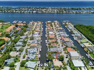 100 Neptune Dr, Hypoluxo, FL 33462