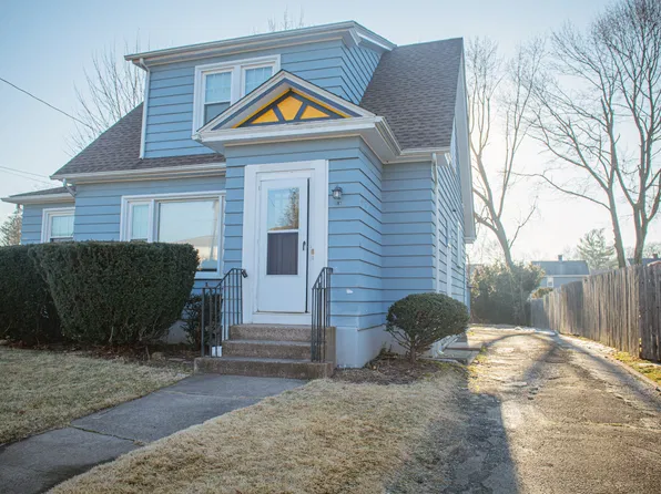 18 Thompson St, Hamden, CT 06518