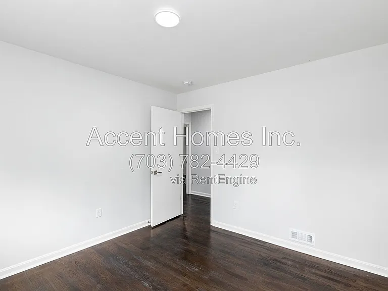 8613 Kenilworth Dr — Photo 22