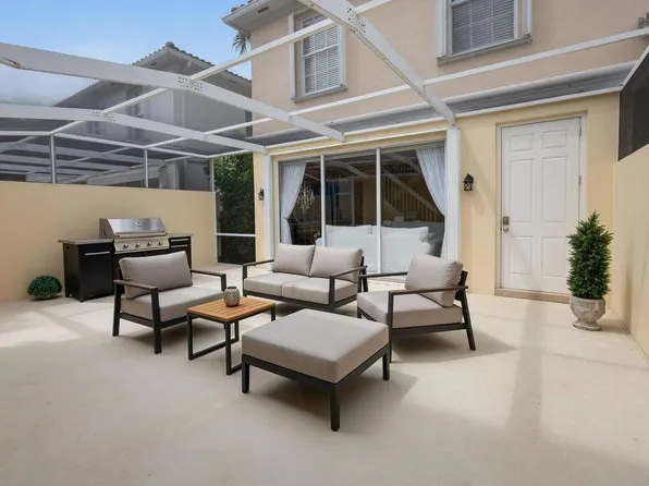 213 Barcelona Dr, Jupiter, FL 33458