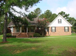 8 Cove Lake Rd, Carriere, MS 39426