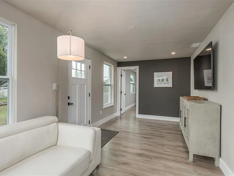 4036 Sunray Dr — Photo 4